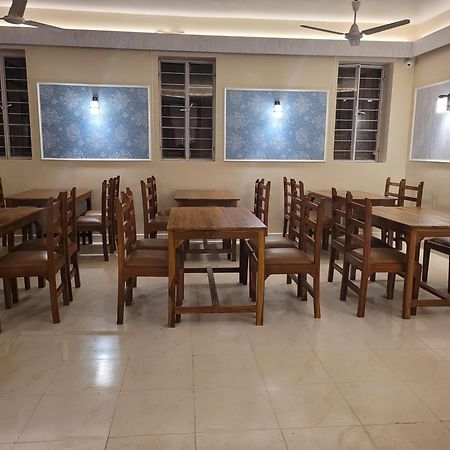 Hotel Ananda Kashi Варанаси Экстерьер фото