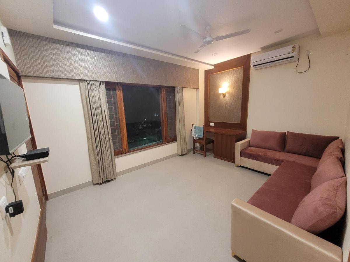 Hotel Ananda Kashi Варанаси Экстерьер фото