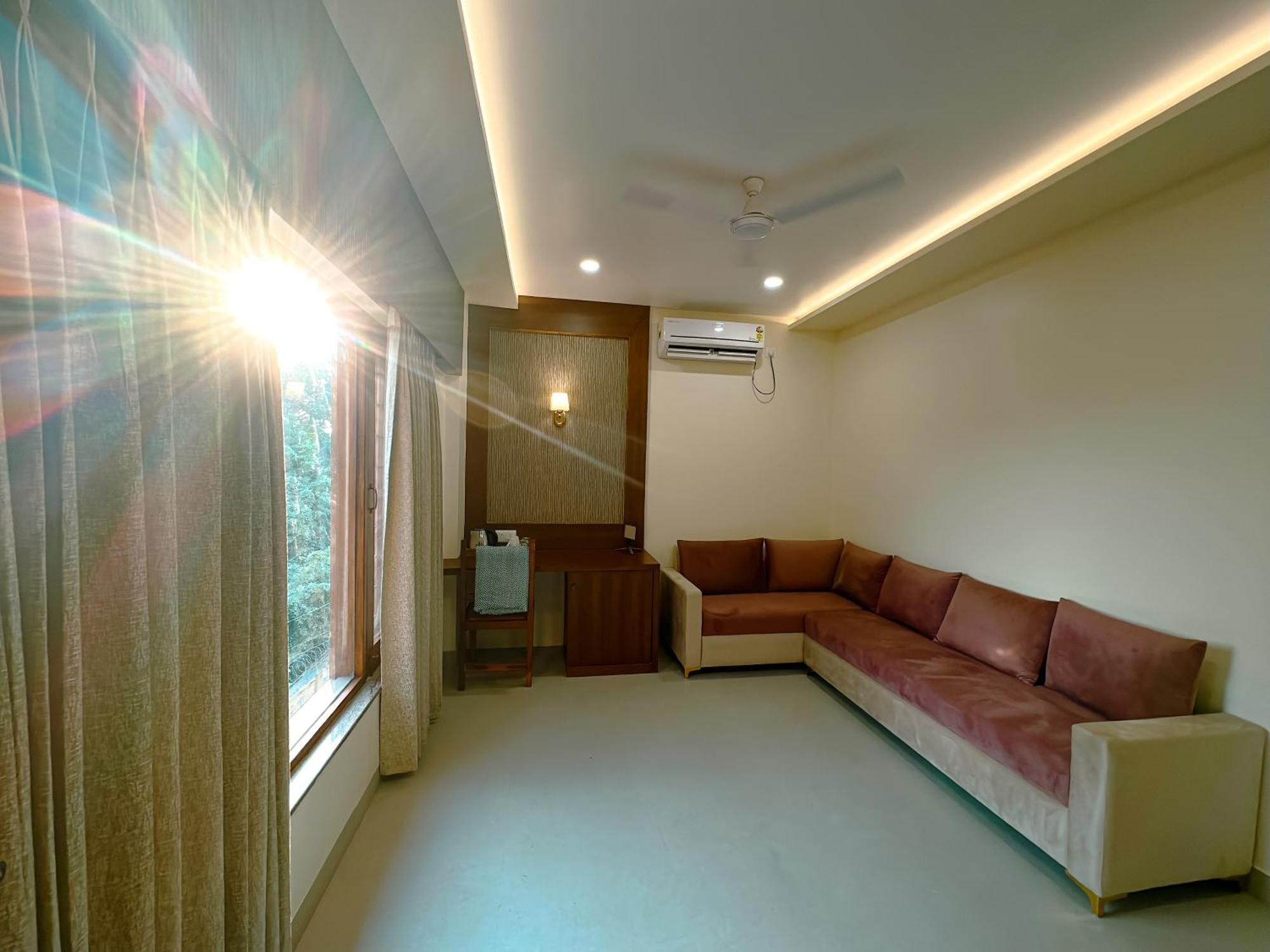 Hotel Ananda Kashi Варанаси Экстерьер фото
