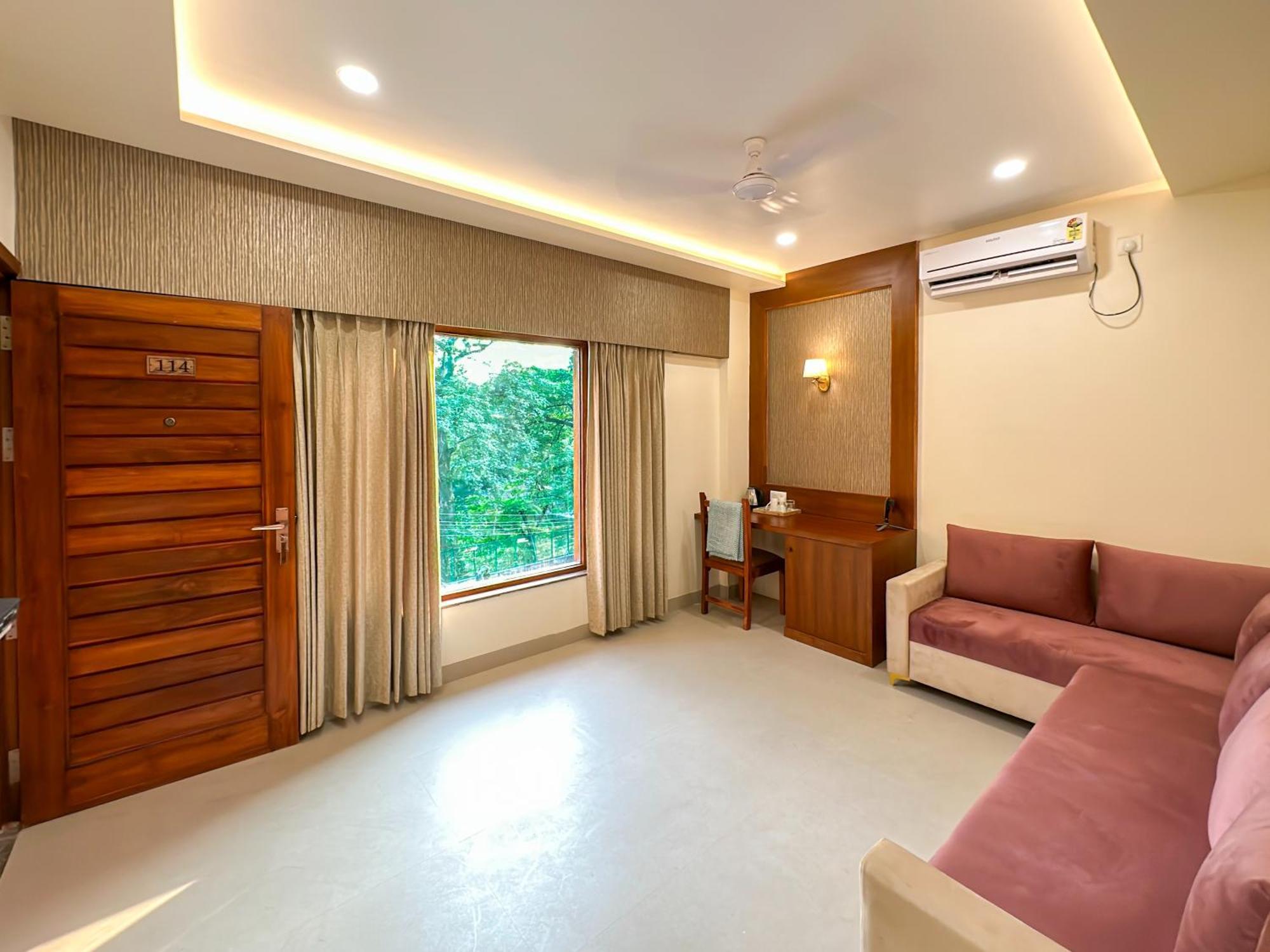 Hotel Ananda Kashi Варанаси Экстерьер фото