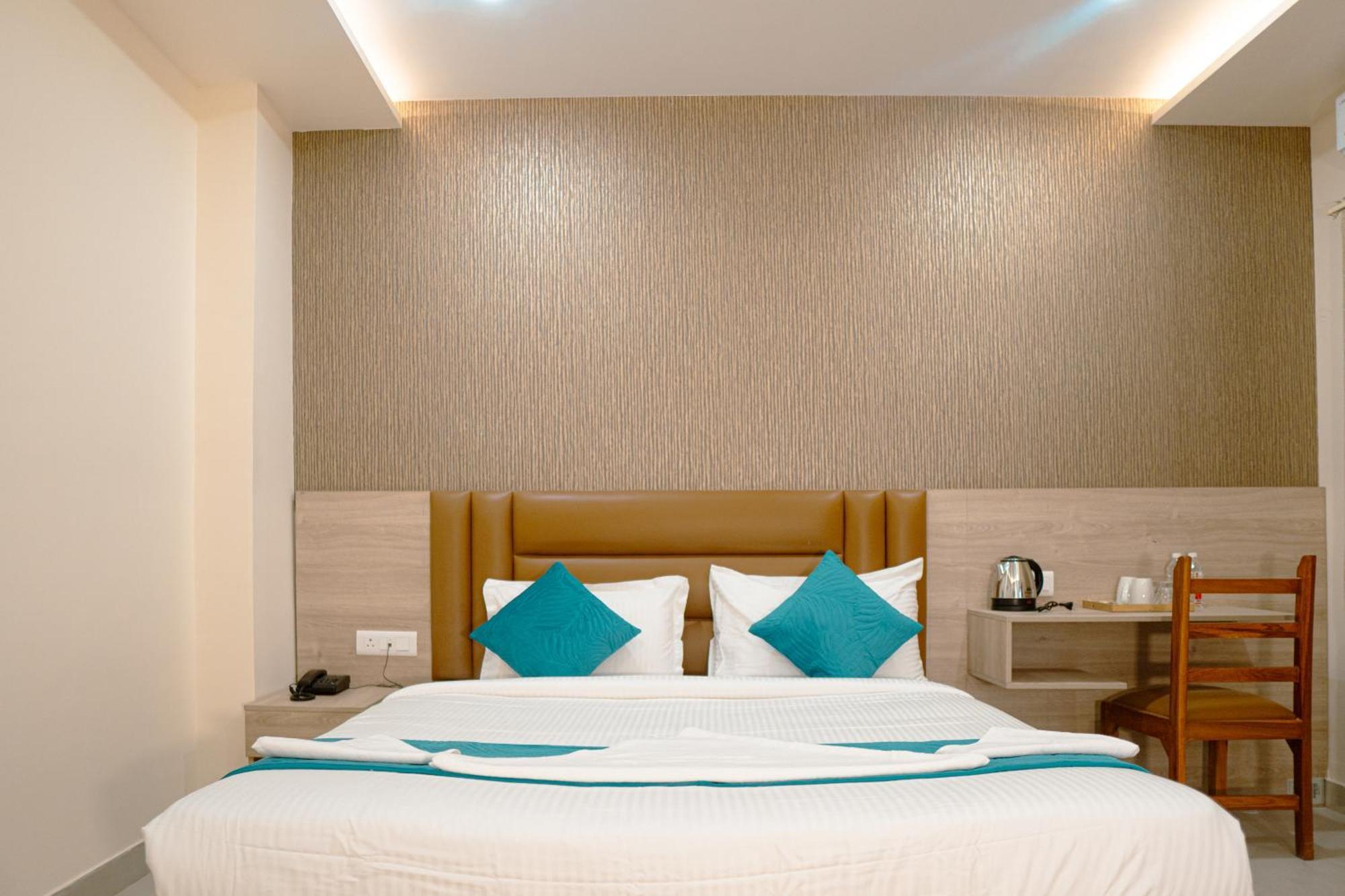 Hotel Ananda Kashi Варанаси Экстерьер фото