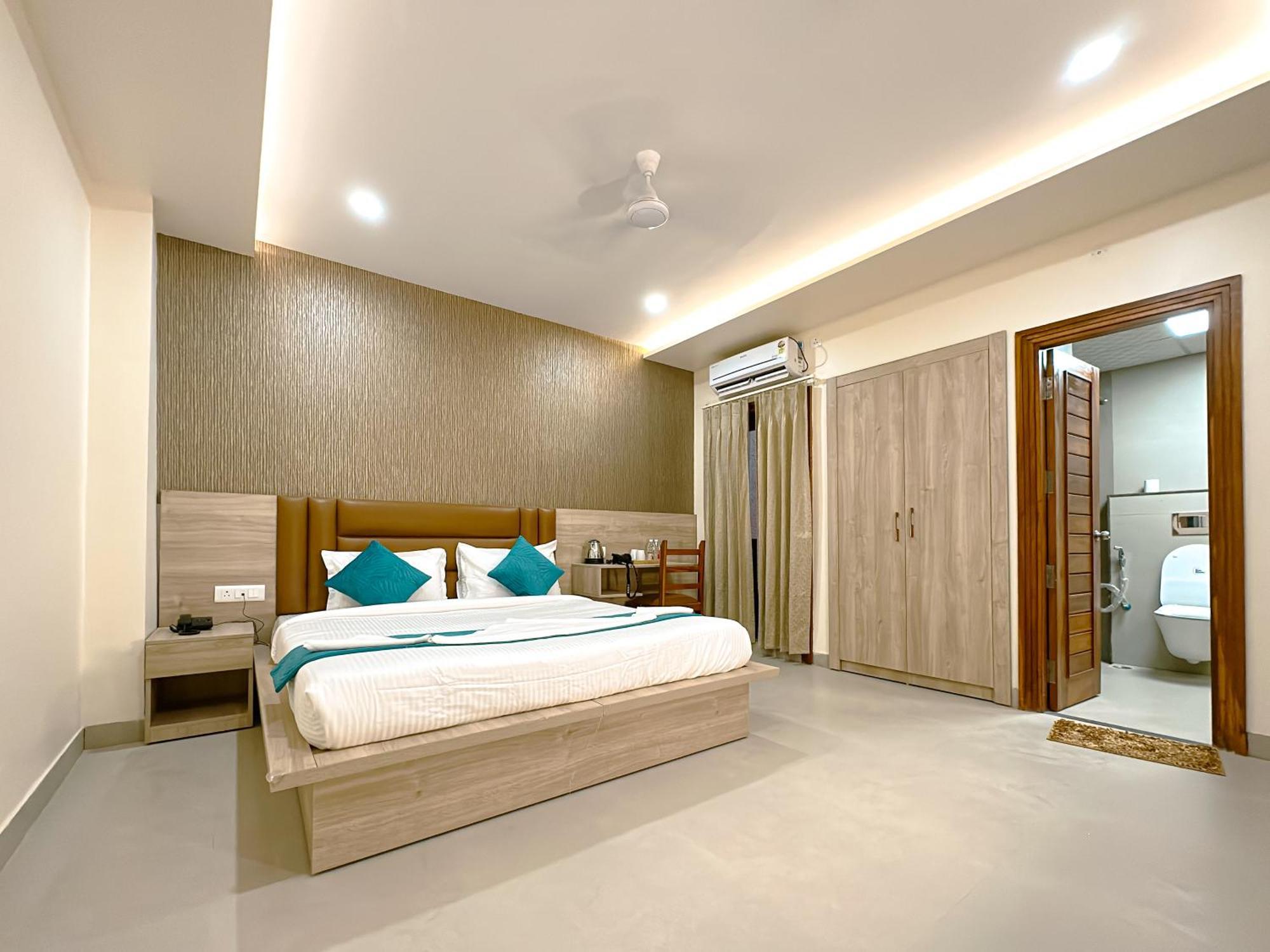 Hotel Ananda Kashi Варанаси Экстерьер фото